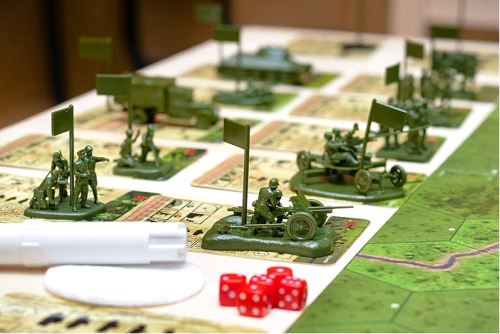 Компания «Звезда» наращивает производство настольных игр из полимеров