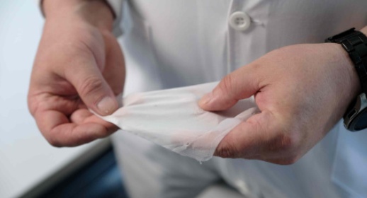 Ученые из Красноярска научились делать пищевую упаковку из рыбных отходов