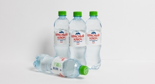 Питьевая вода продается в бутылках с содержанием вторичного пластика Vivilen от компании "СИБУР"