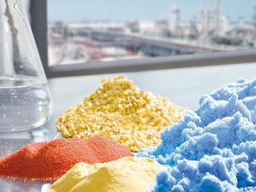 Минпромторг РФ намерен снизить долю импорта химической продукции в РФ до 30%