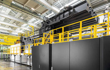 Две плиты и восемь колонн: гигант от Engel