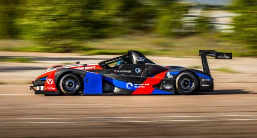 Первый российский гибридный гоночный автомобиль создан при помощи инновационных полимерных материалов Ростеха 