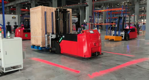 Логистический комплекс нового завода по производству полимеров и полимерной продукции оснащают беспилотными погрузчиками